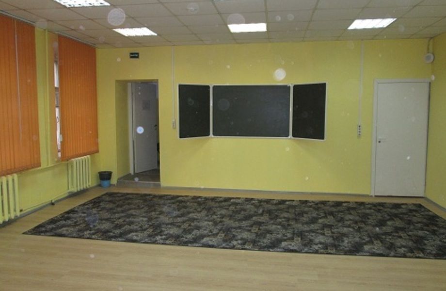 Образовательное учреждение с  лицензией и помещениями КУГИ 1330 м.кв. 