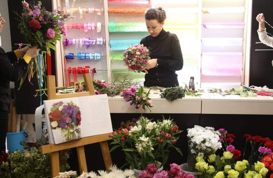 Магазин цветов в стиле лофт на востоке