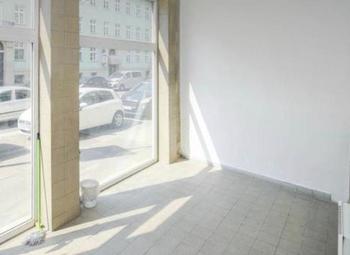Фото Помещение с арендатором\первый этаж жилого дома
