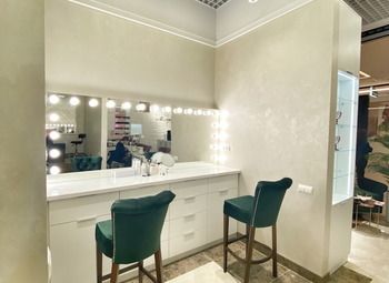 Фото Салон красоты с стильным ремонт и базой клиентов