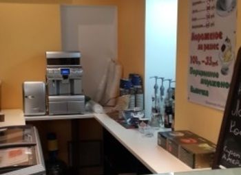 Фото Точка по продаже кофе и мороженого с собой (Элитный район города)