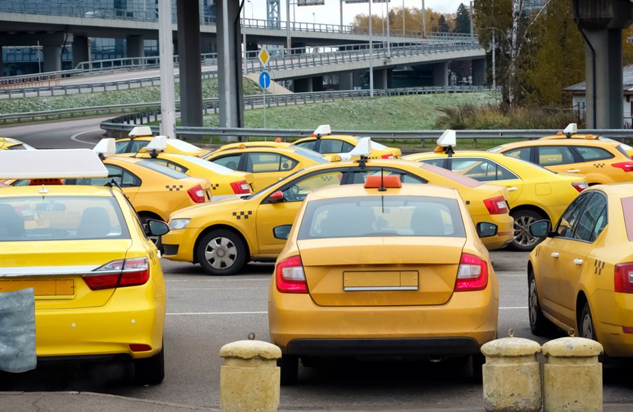 Таксопарк с машинами в собственности 