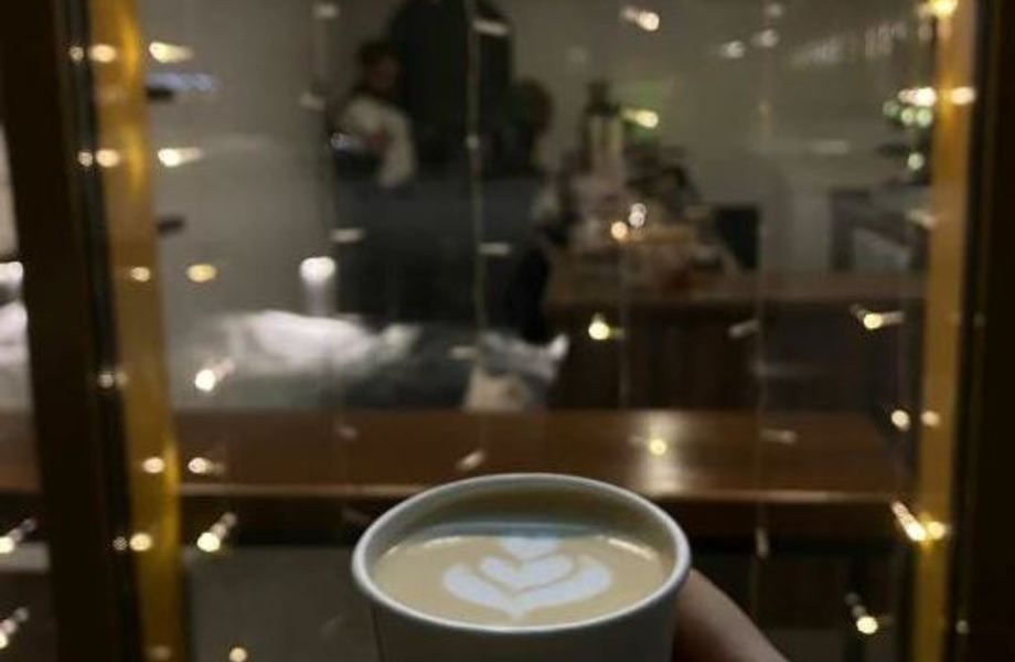 Кофе с собой в центре города с подтвержденным доходом