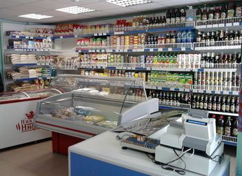 Фото Магазин продуктов с алкогольной лицензией / напротив метро
