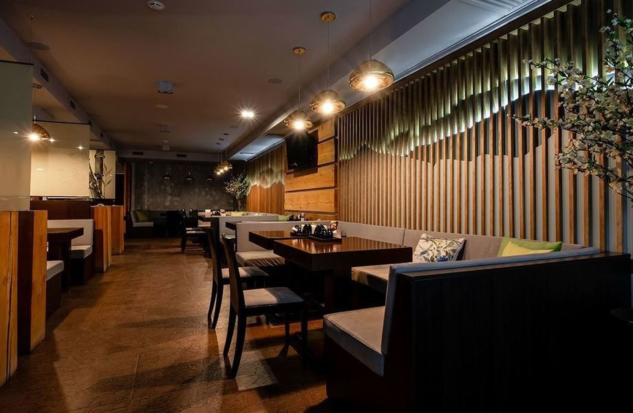 Суши-бар в пешей доступности от метро, собственная доставка