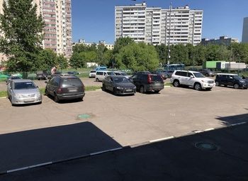 Фото Грузовая автостоянка в спальном районе / Аренда от КИО
