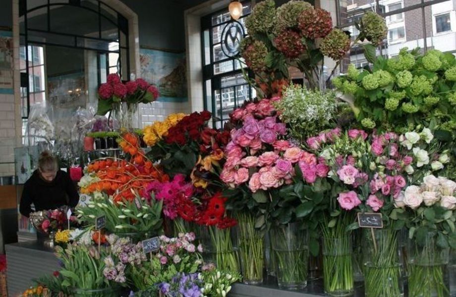 Цветочный магазин в центре Петербурга