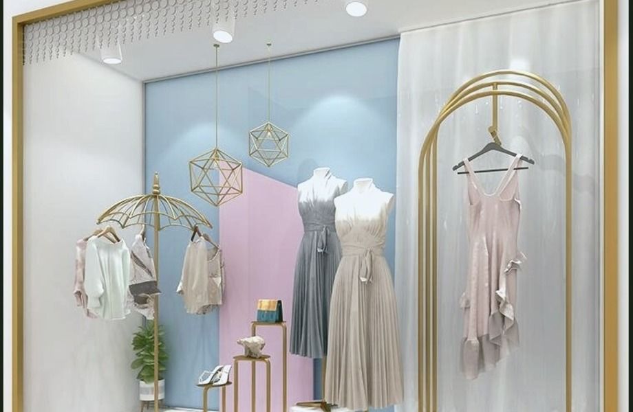 Магазин  женской одежды в торговом центре 