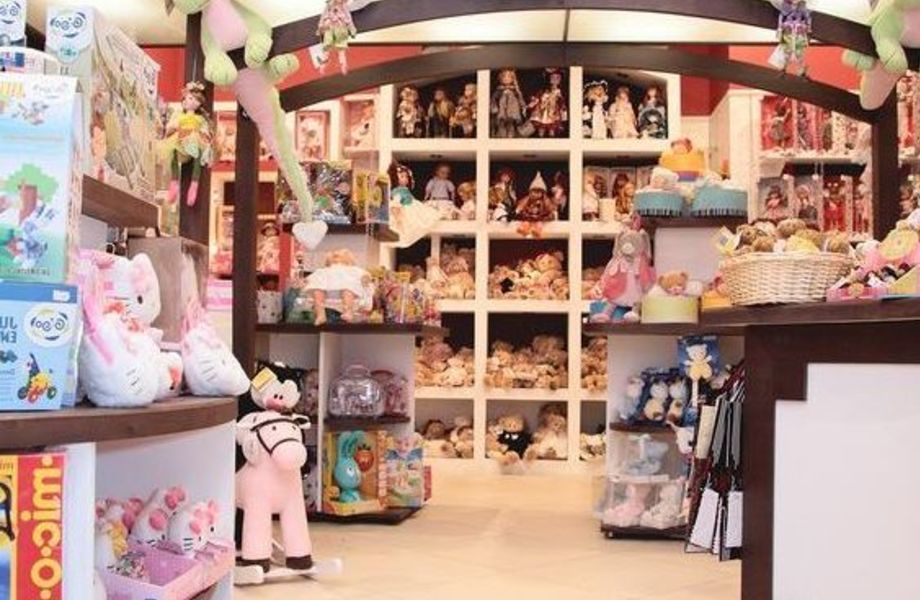Магазин детских игрушек с историей и постоянными клиентами