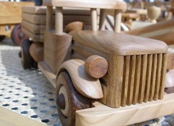 Фото Деревообрабатывающее производство поделок для маркетплейсов