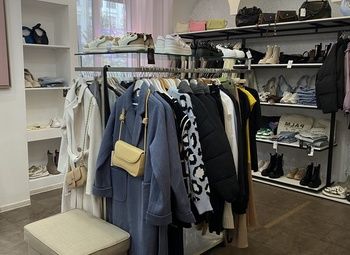 Фото 2 Магазин одежды с большой проходимостью