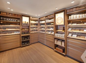 Фото Табачный магазин + кофейня у метро