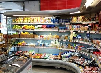 Фото Продуктовый на севере с алкогольной лицензией