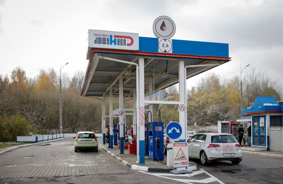 Заправки и нефтебаза в Ленинградской области 