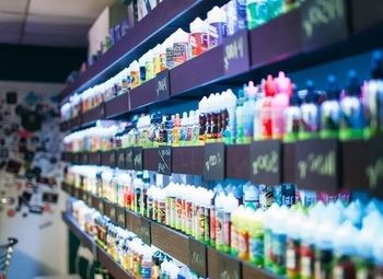 Фото Vape shop в проходном месте