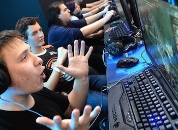 Фото 2 Киберспортивный клуб по известной франшизе