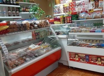 Фото Продуктовый магазин в Шушарах с алкогольной лицензией