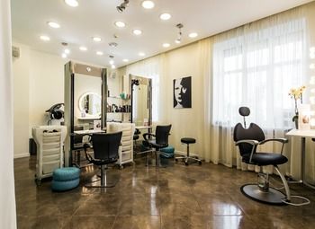 Фото Салон красоты с большими перспективами и укомплектованным штатом