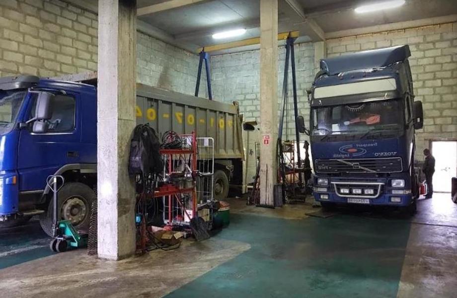 Грузовой автосервис на два машиноместа