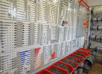 Фото Магазин профкрепежа в Гатчинском районе