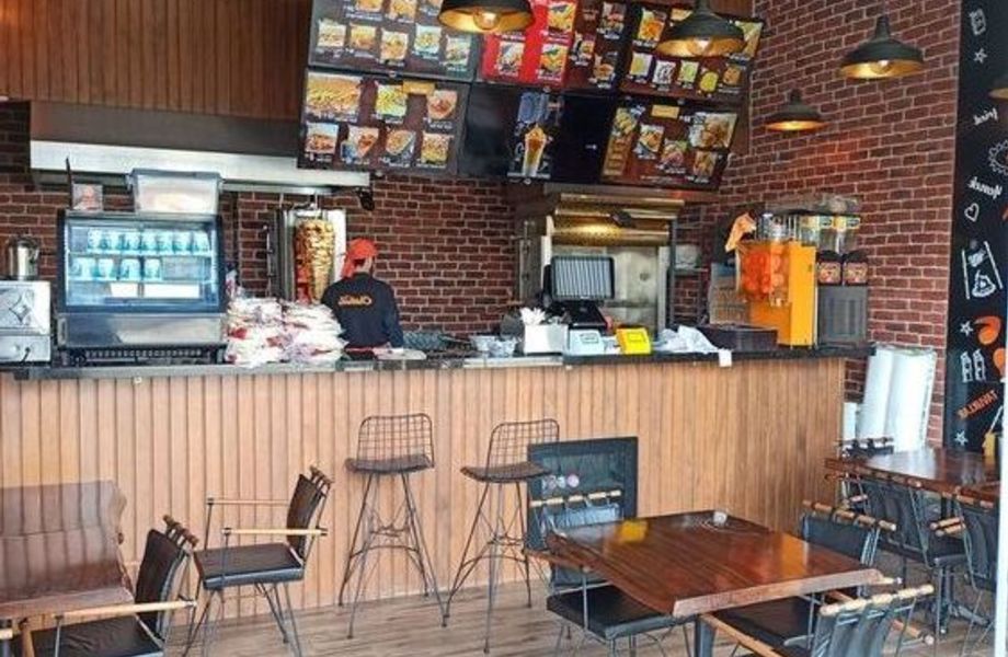 Фото 2 Шаверма в спальном районе с посадочными местами