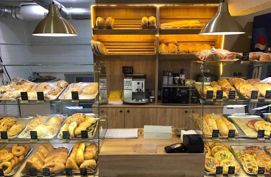 Шаверма-пекарня-еда на вынос / 100 метров от метро