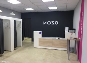 Фото 3 Пункт выдачи OZON в проходном месте