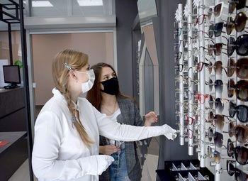 Фото Салон Оптики с высоким трафиком в проходимом месте