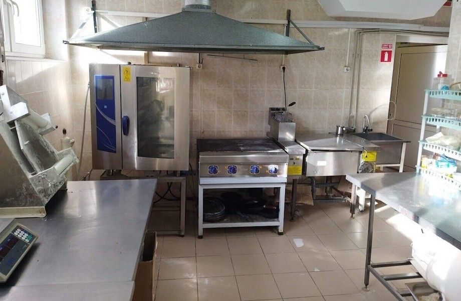 Фото 2 Кафе с хорошей локацией вблизи крупного ТЦ, шашлык на углях