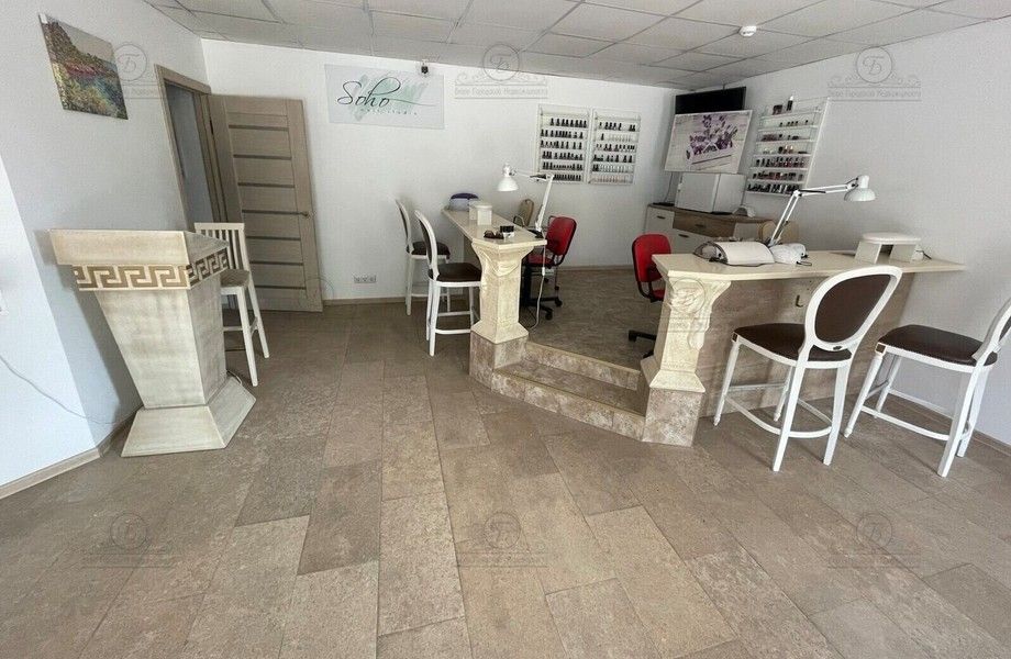 Студия красоты в Ломоносове с хорошей локацией и клиентской базой