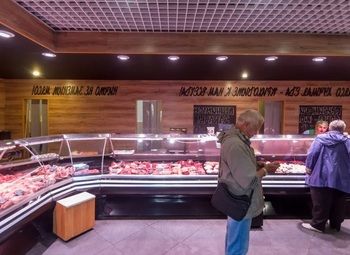 Фото Прибыльная мясная лавка прямо на выходе из метро