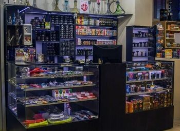 Фото 2 Прибыльный табачный магазин в густонаселенном районе