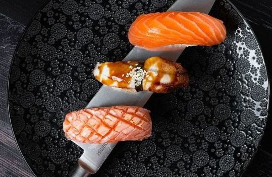 Суши-бар на популярном фуд корте