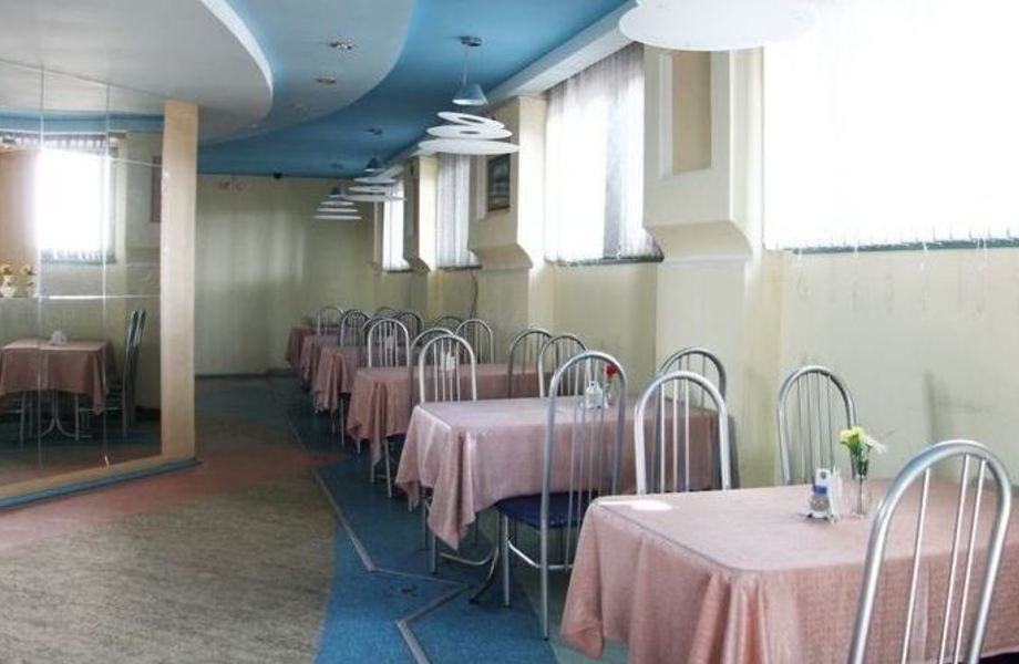 Кафе у метро, высокий трафик