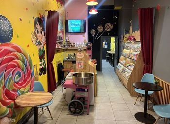 Кафе-магазин сладостей и шоколада