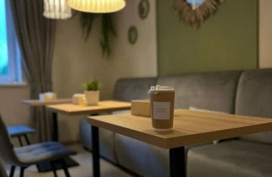 Кофейня в спальном районе с посадочными местами / Кафе