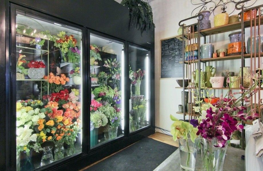 Цветочный магазин в пешей доступности от метро