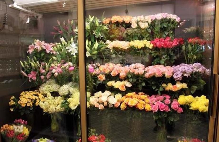 Магазин цветов + кофейня с постоянным трафиком клиентов и денег