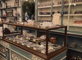 Фото 2 Кондитерский магазин известного бренда в торговом центре