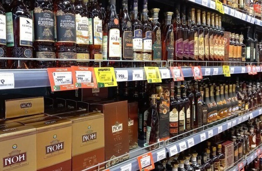 Продуктовый магазин с алкогольной лицензией в Выборгском районе