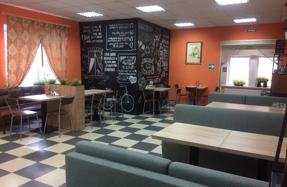 Кафе Шашлычная в 200 метрах от метро