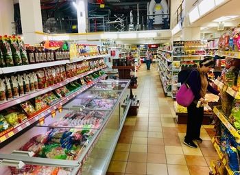Фото 2 Продуктовый магазин в жилом районе в многоэтажке