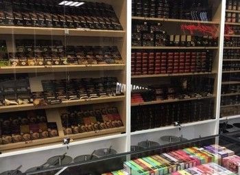 Фото 3 Магазин табака и парфюмерии с высокой проходимостью