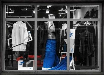Фото 2 Магазин одежды с быстрой окупаемостью в центре города