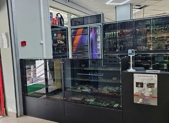 Фото 2 Табачный магазин прямо у выхода метро с низкой арендой
