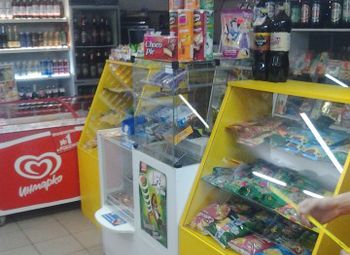 Фото Продуктовый магазин около популярного ТЦ