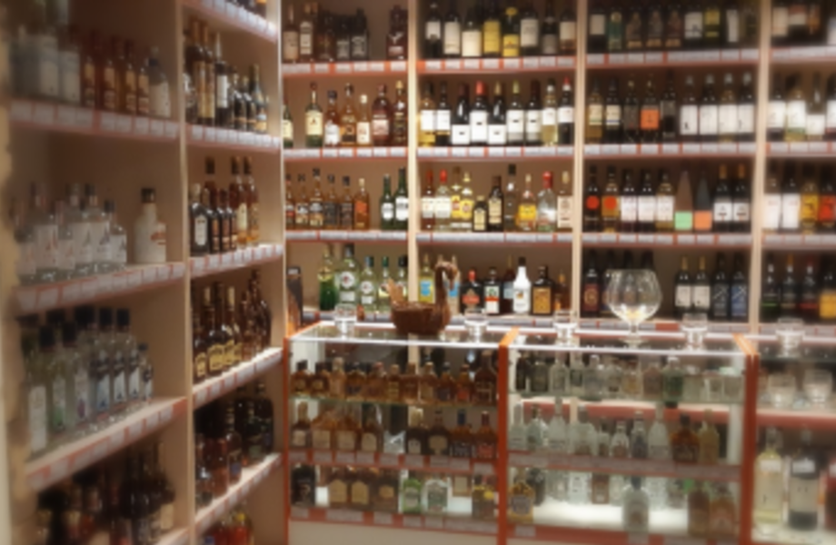 Продуктовый магазин с алкогольной лицензией в Невском районе
