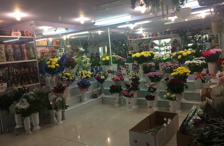 Цветочный магазин в супер проходном месте