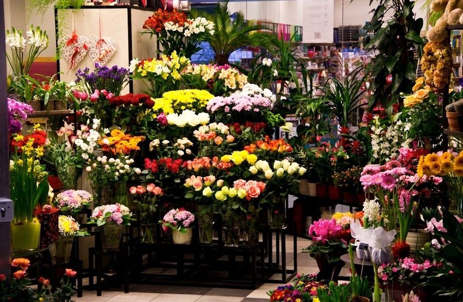 Цветочный магазин у Александровского парка