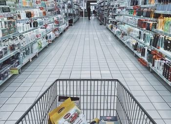 Фото Продуктовый магазин у метро Маяковская